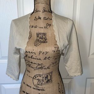 *NWT* Cream cropped shrug cardigan